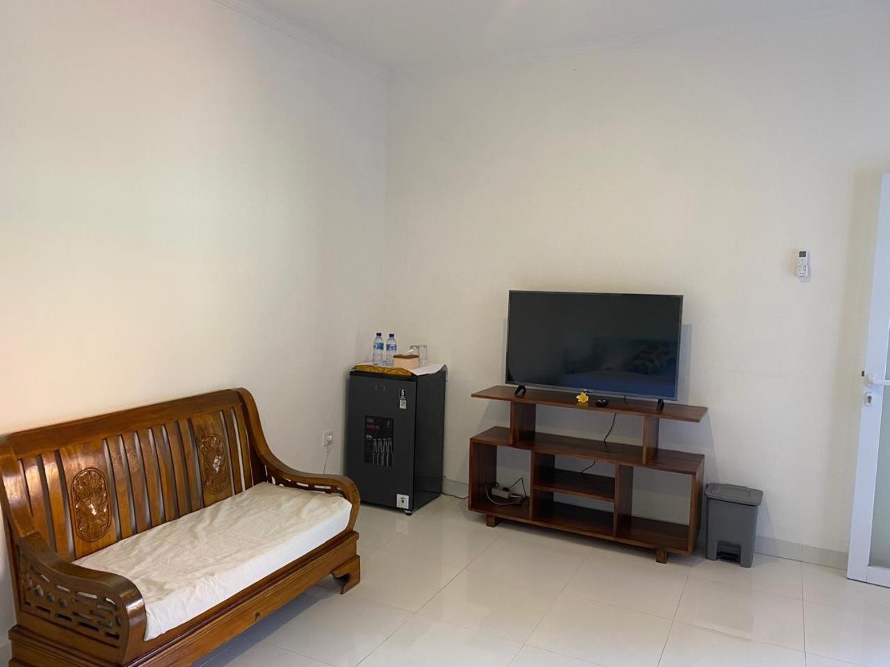 Manis Guest House Seminyak Esterno foto